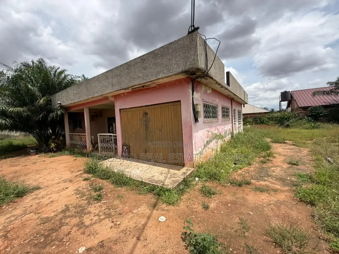 Land for Sale With Old House on It