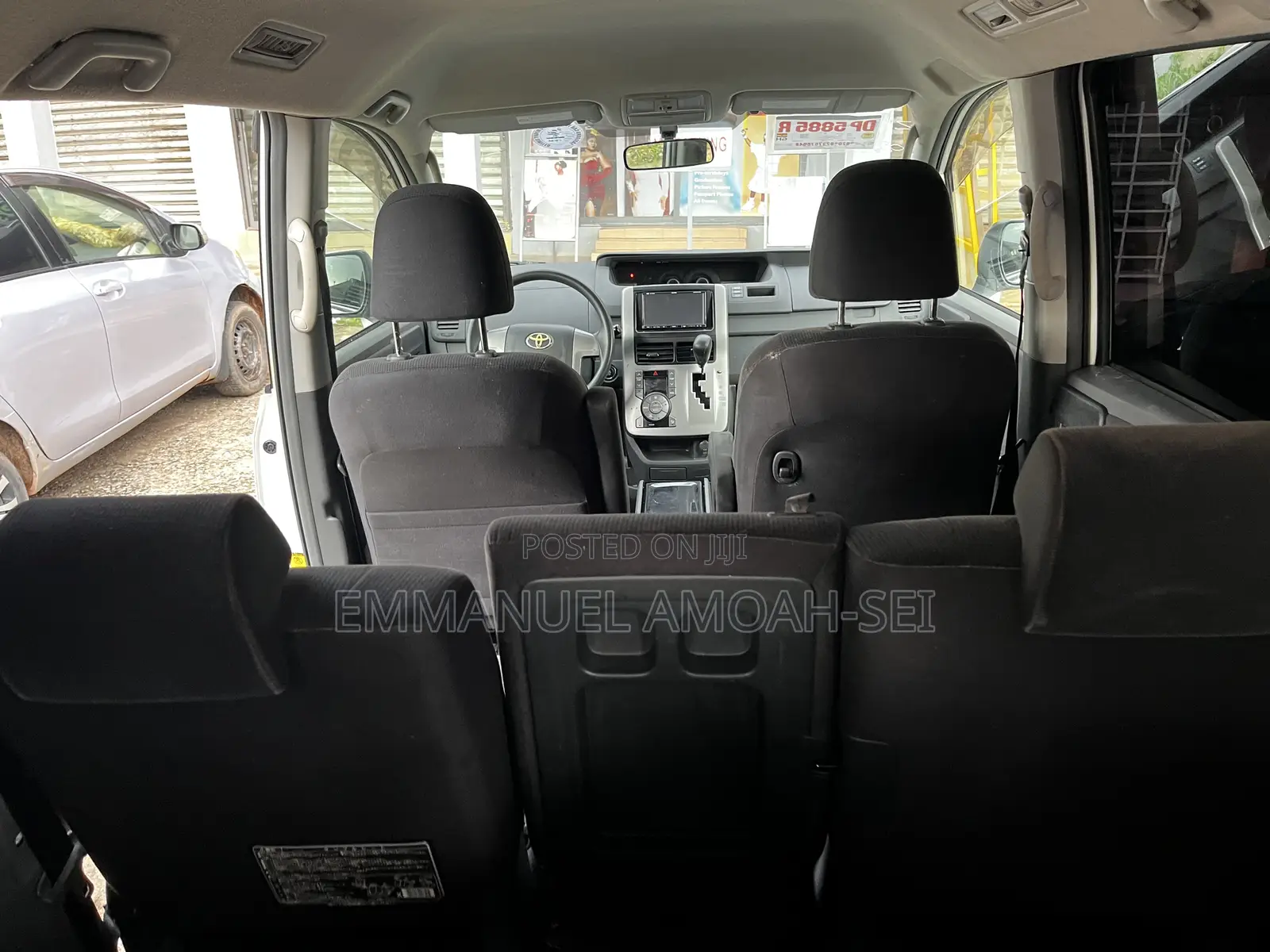 Toyota Voxy 2010 White