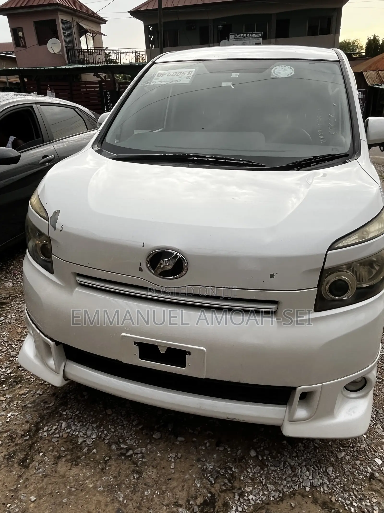 Toyota Voxy 2010 White