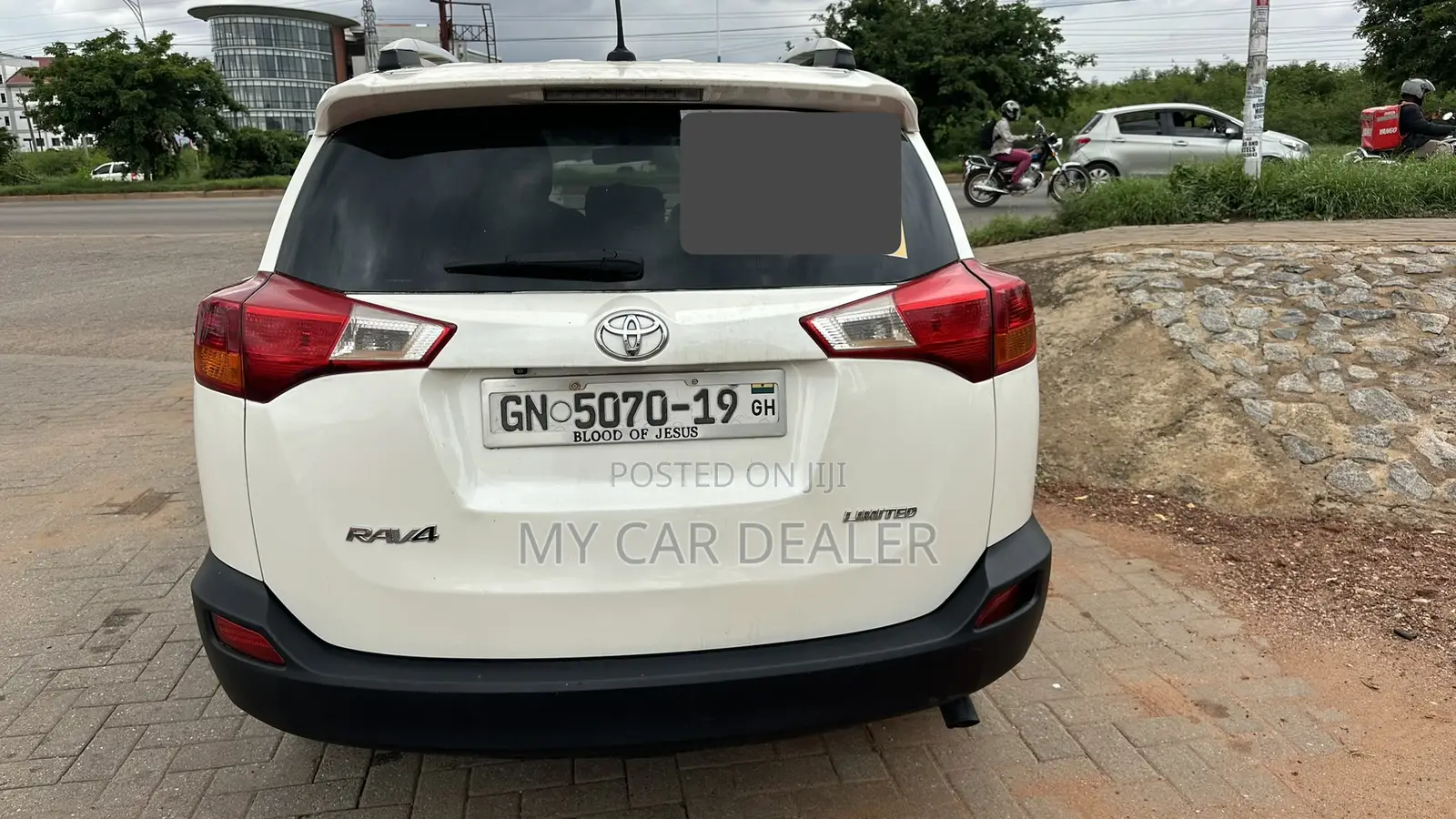 Toyota RAV4 Limited FWD (2.5L 4cyl 6A) 2017 White