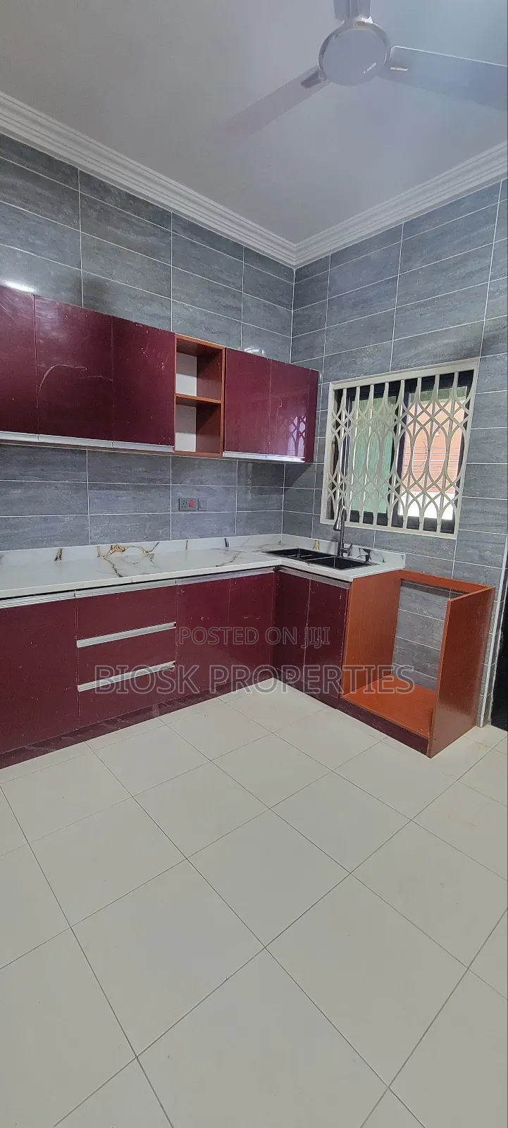 2bdrm Apartment in Biosk Properties, Frafraha for rent