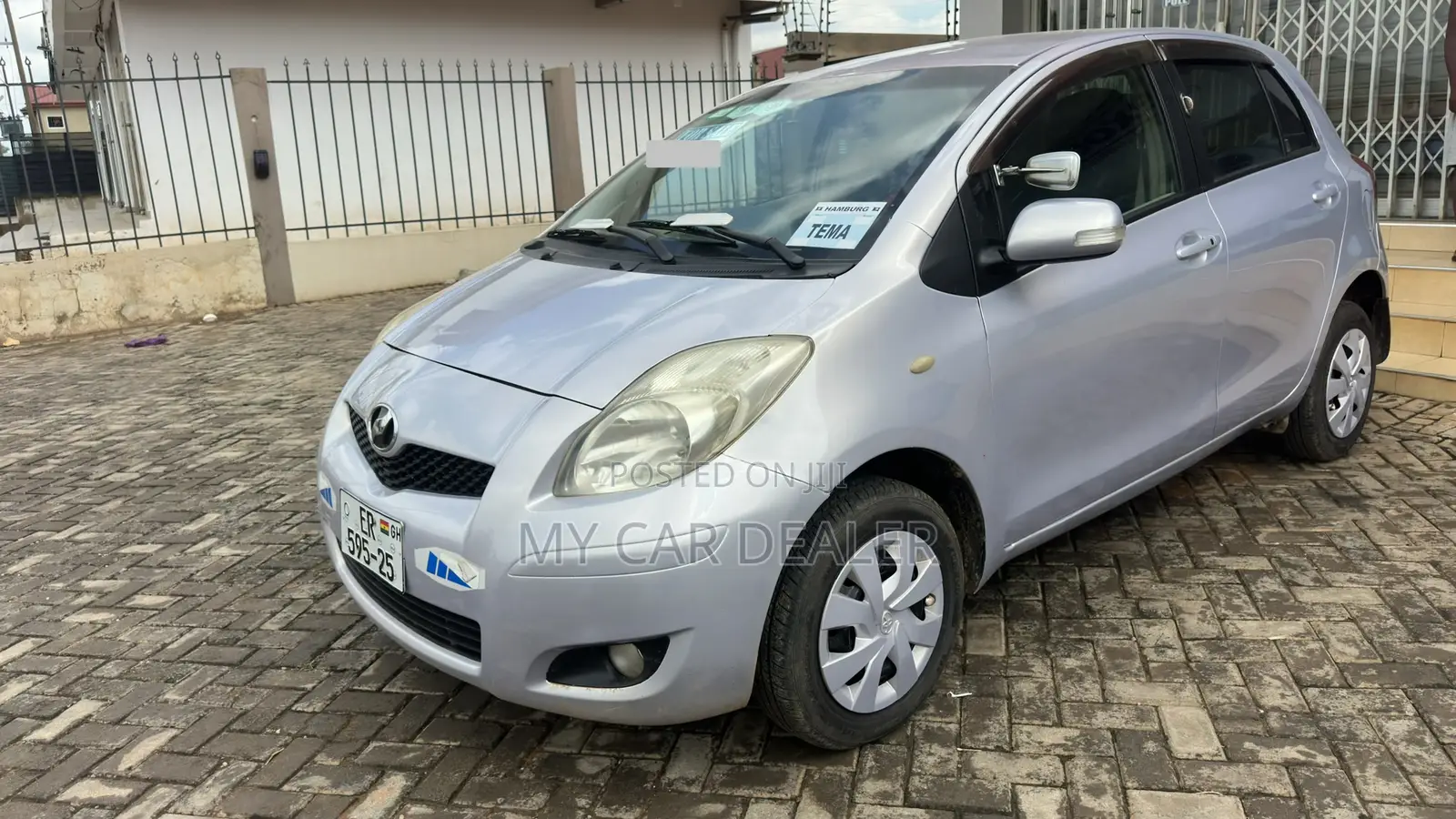 Toyota Vitz 1.5 FWD 3dr 2010 Silver