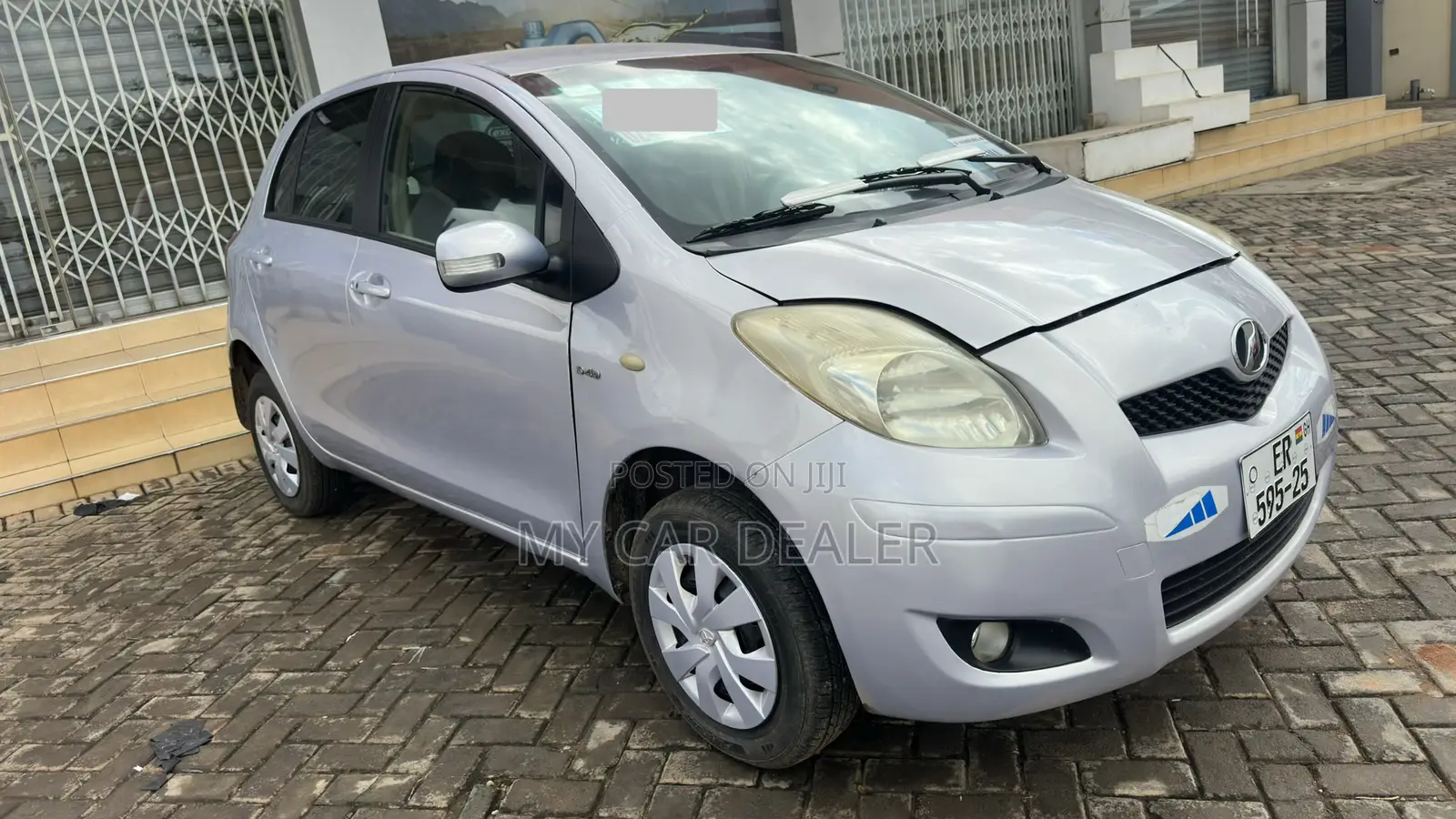Toyota Vitz 1.5 FWD 3dr 2010 Silver
