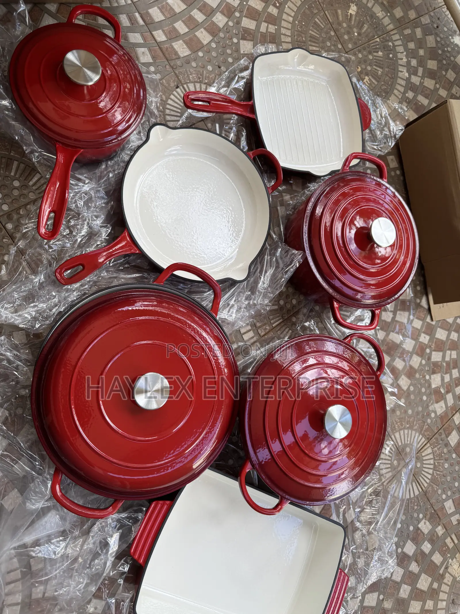 Heavy and Quality 11pc Red Cast Iron Pot
