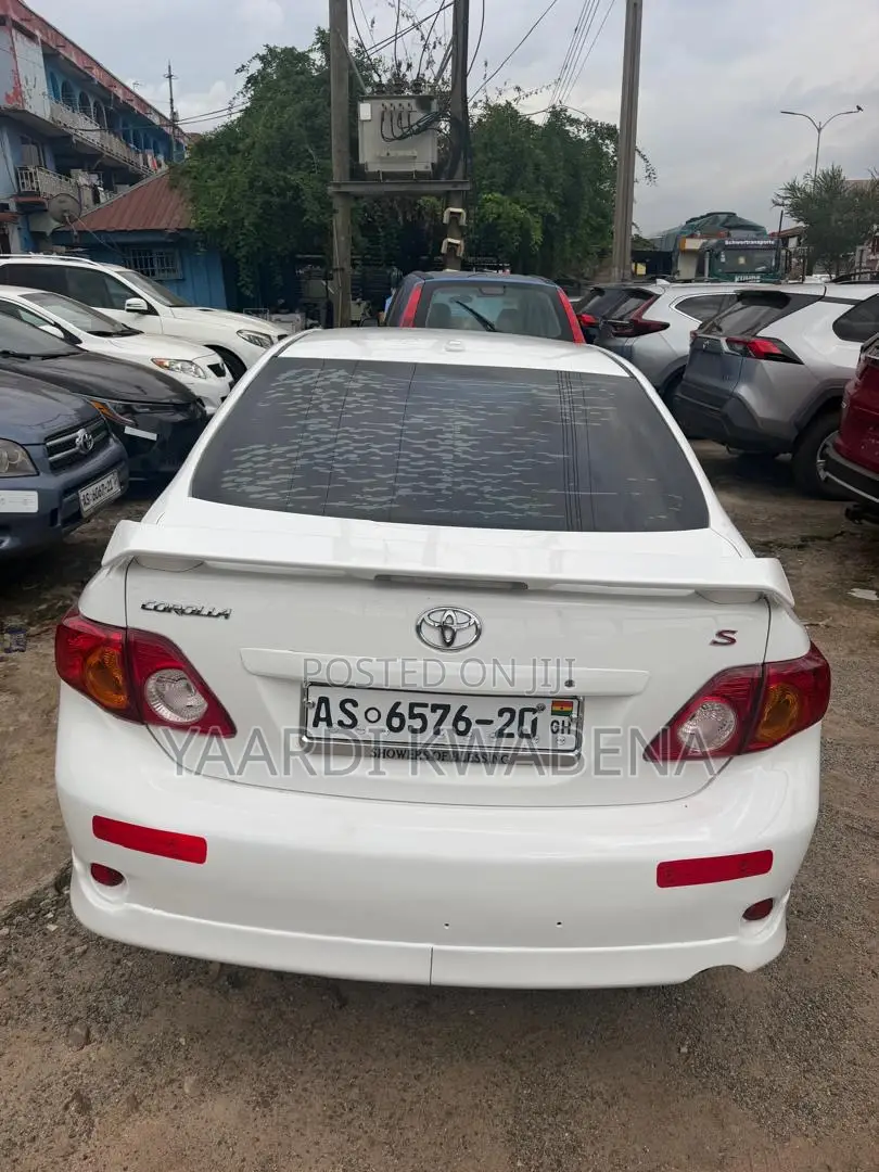 Toyota Corolla LE 4dr Sedan (1.8L 4cyl 4A) 2010 White