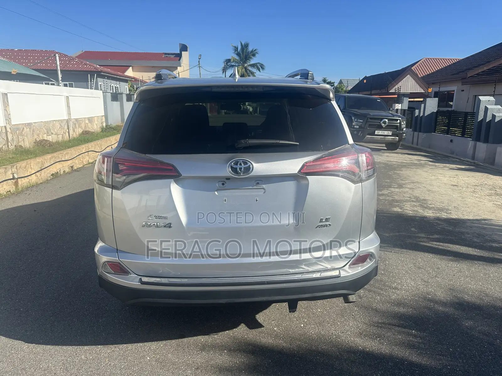 Toyota RAV4 LE 4dr SUV (2.5L 4cyl 6A) 2018 Silver