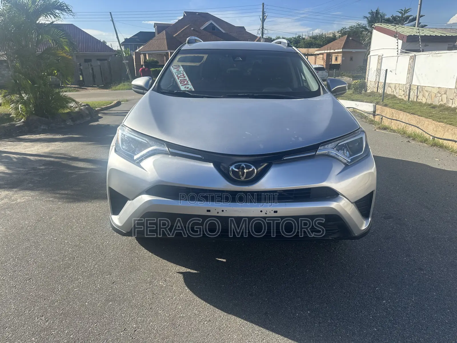 Toyota RAV4 LE 4dr SUV (2.5L 4cyl 6A) 2018 Silver