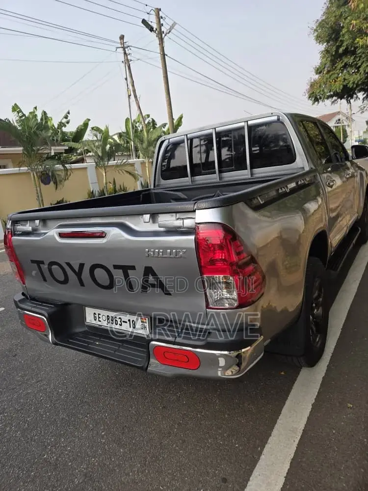 Toyota Hilux Revo Double Cab Deisel 2.4 AWD 2017 Silver