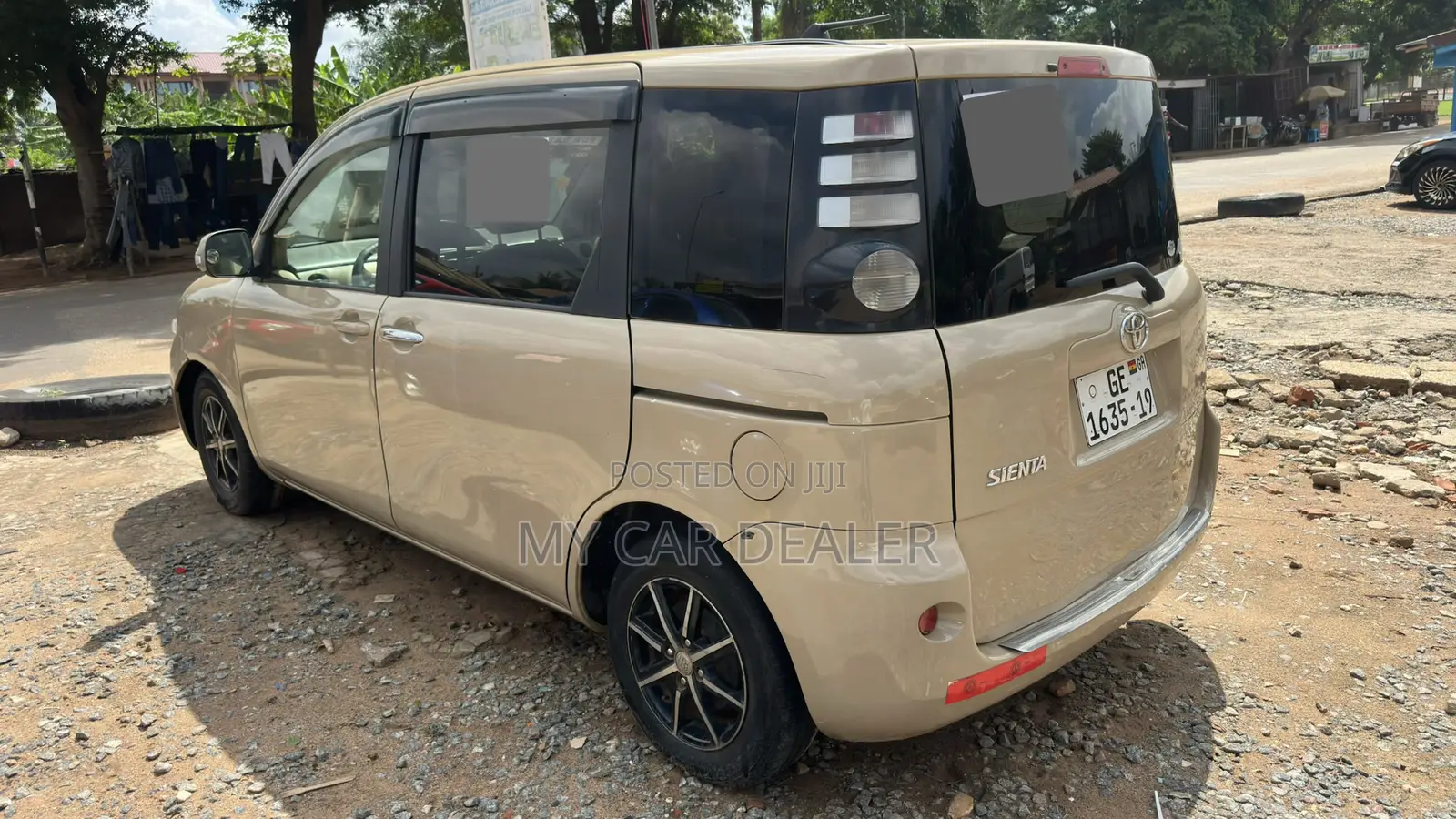 Toyota Sienta 1.5 AWD 2012 Ivory