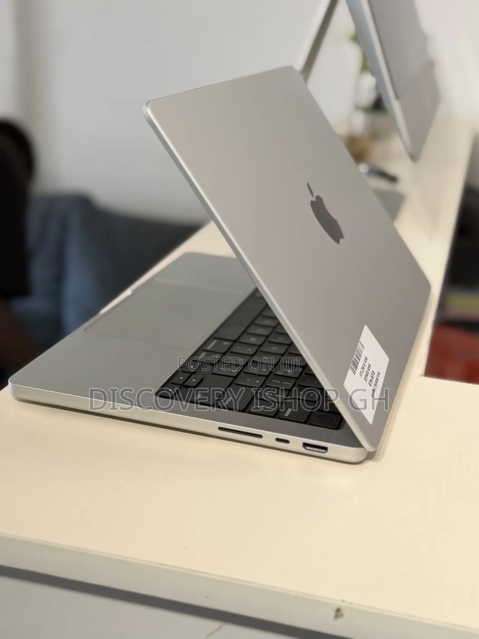 Laptop Apple MacBook Pro 2021 M1 16GB Apple M1 Pro SSD 512GB