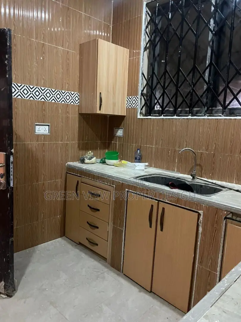 2bdrm Apartment in West Hills Mall Area for rent