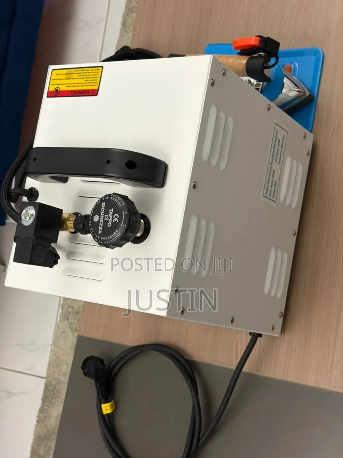 Electrical Steam Iron With Boiler for Sale Powerful, Fast Durable