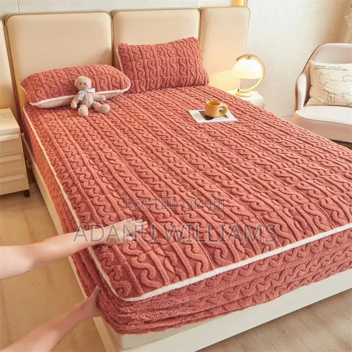 Ultra Soft Plush Fitted Bed Cover ( 1 Fitted Cover 2 Pillow Cases)