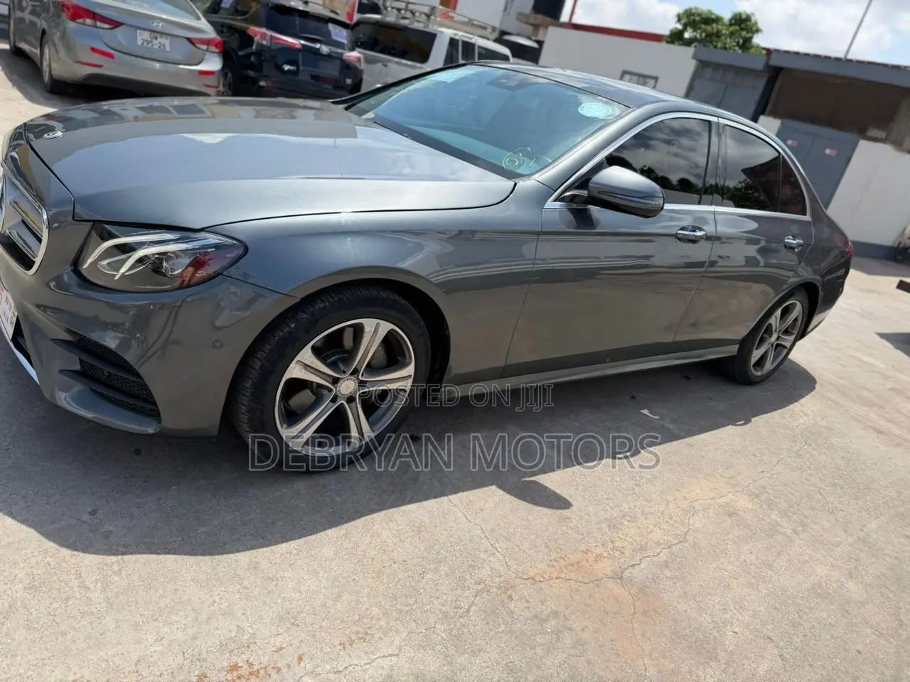 Mercedes-Benz E300 4Matic AWD Sedan (2.0L 4cyl 9A) 2017 Gray