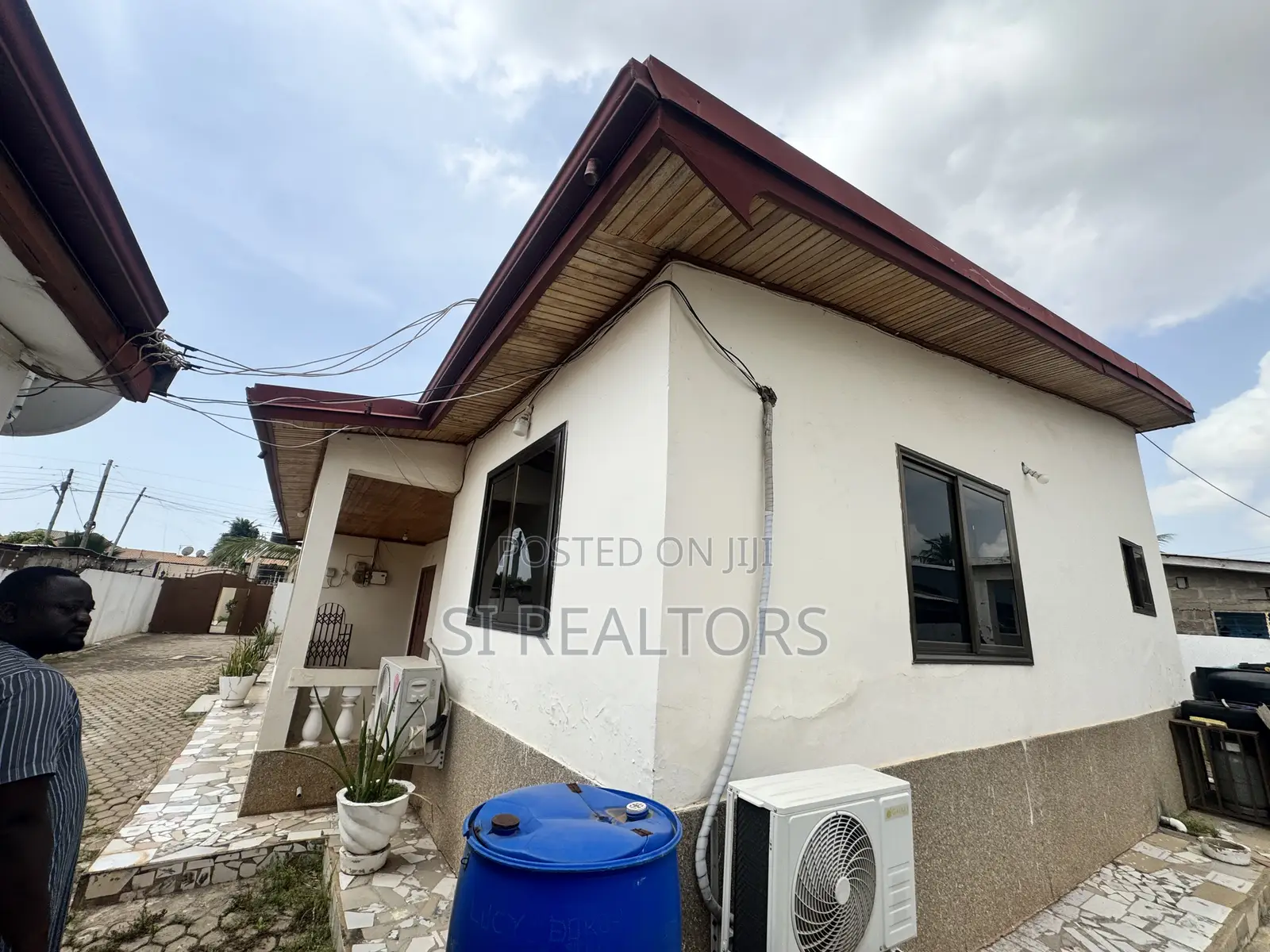 4bdrm Bungalow in Community 19 Annex, Sakumono for sale