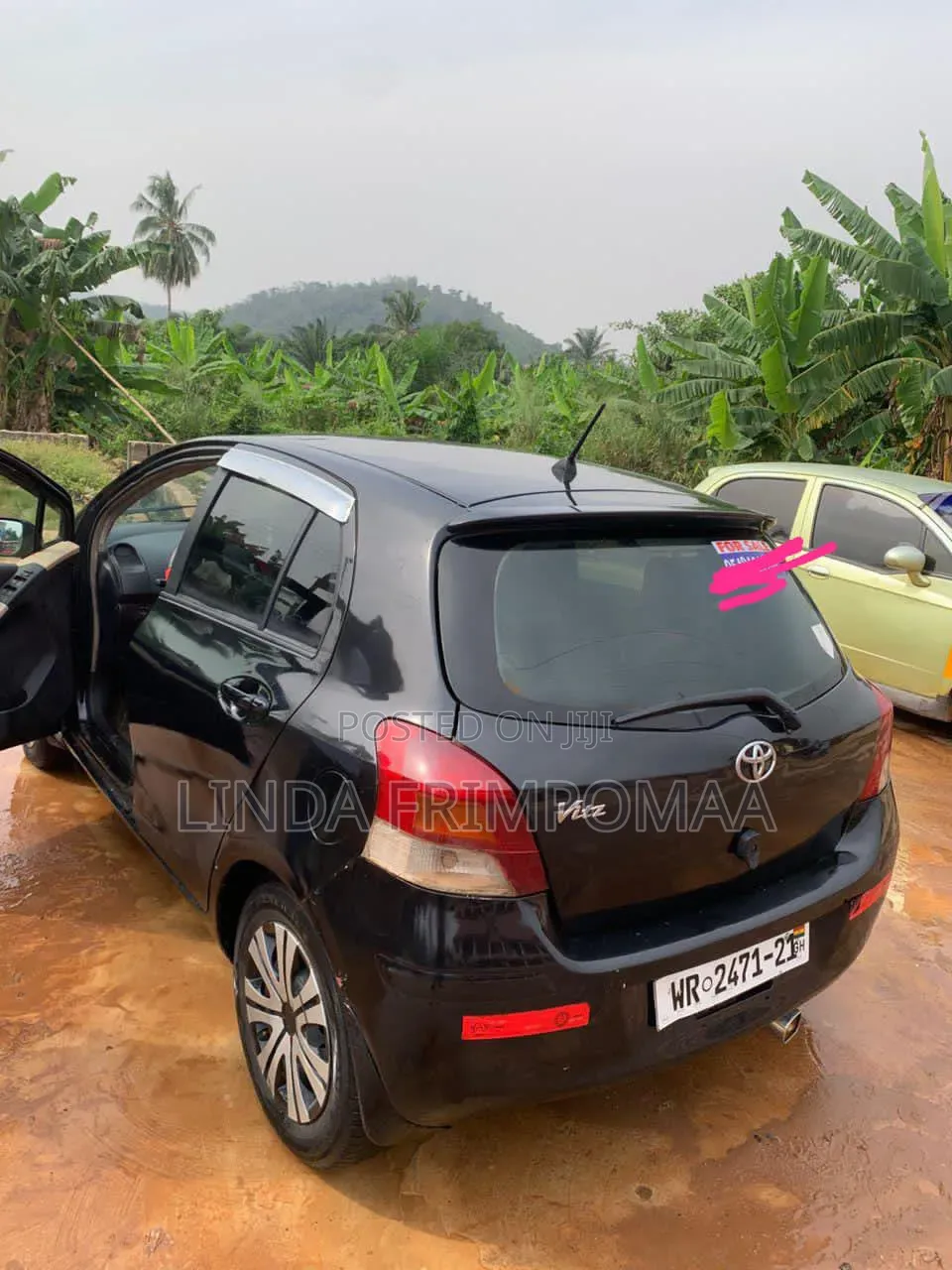 Toyota Vitz 1.3 AWD 5dr 2012 Black