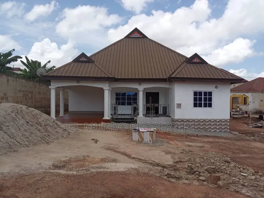 Furnished 5bdrm House in Tanoso Dominase, Kumasi Metropolitan for sale