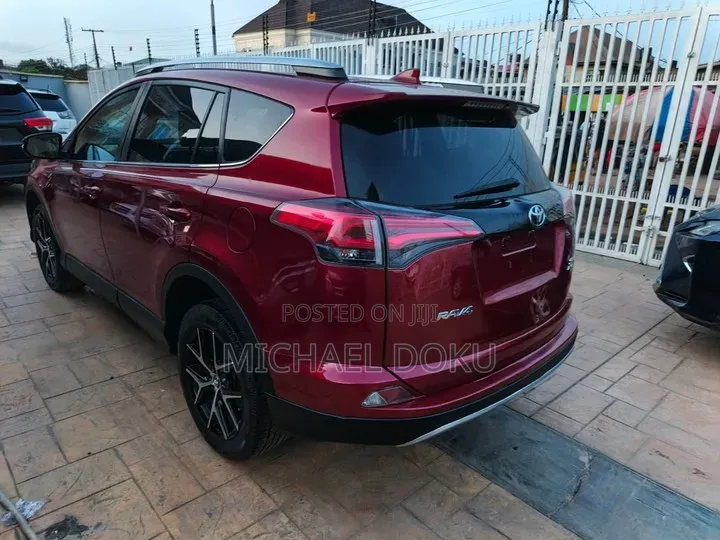 Toyota RAV4 SE 4dr SUV AWD (2.5L 4cyl 6A) 2018 Red