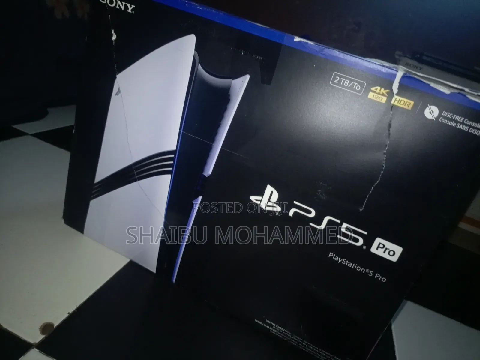 Ps5 Pro in Box (Fc26 and 10 Games)
