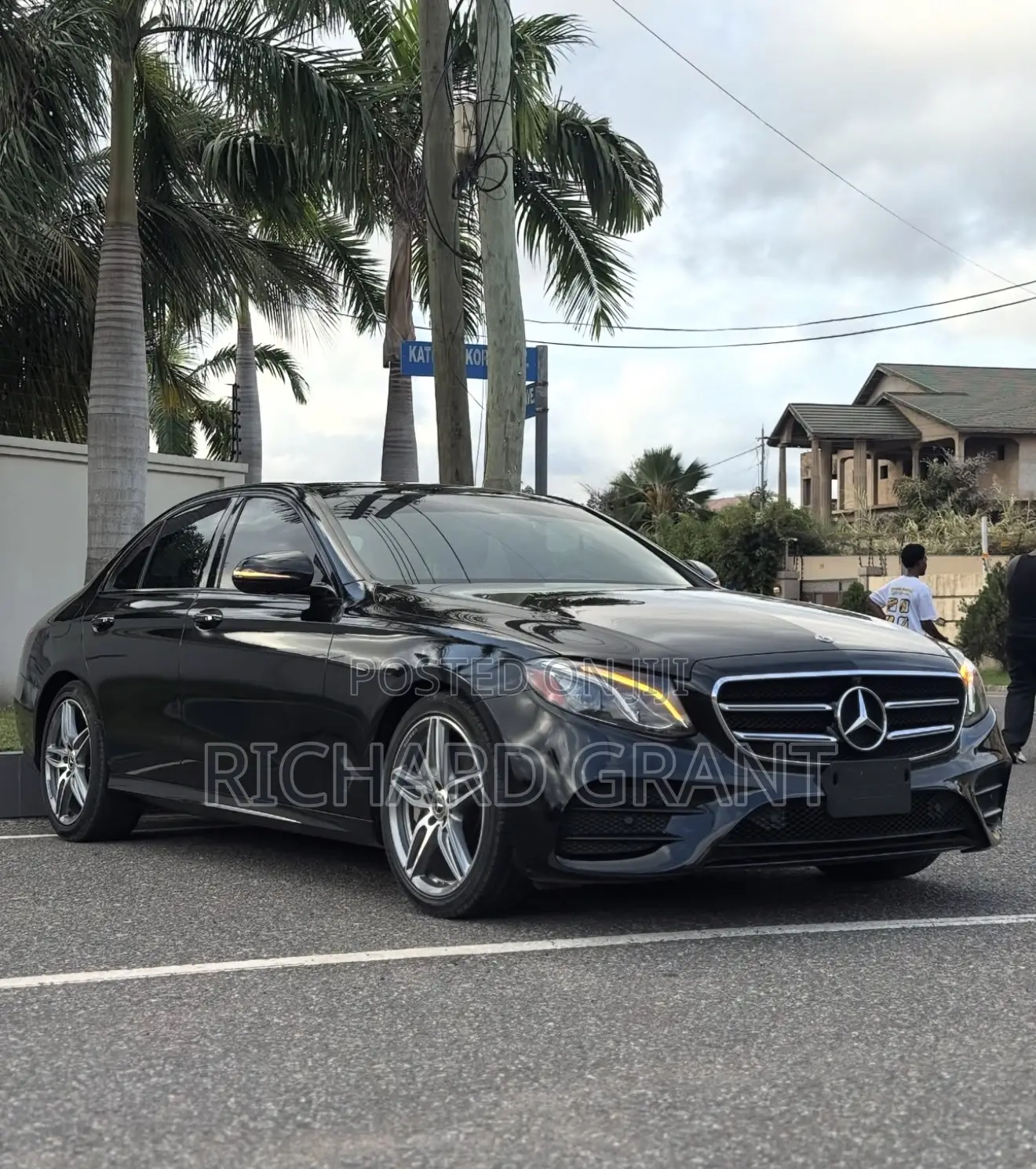 Mercedes-Benz E300 2019 Black