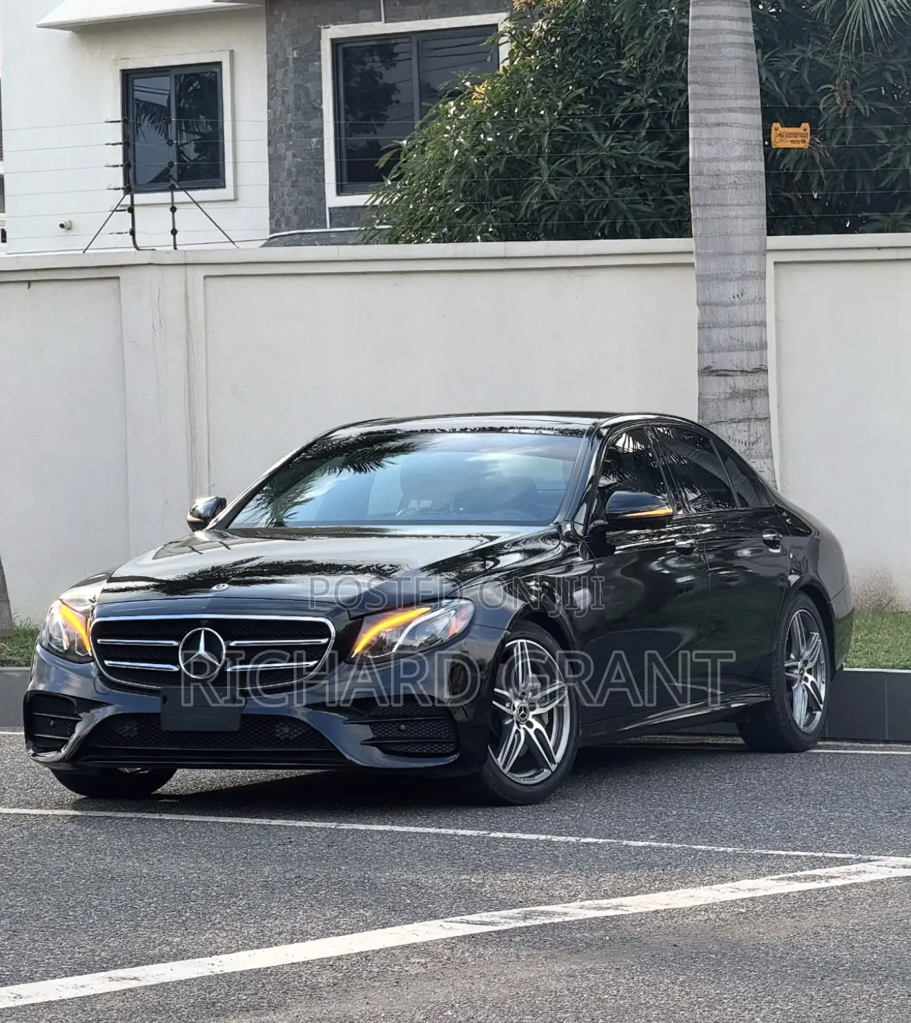 Mercedes-Benz E300 2019 Black