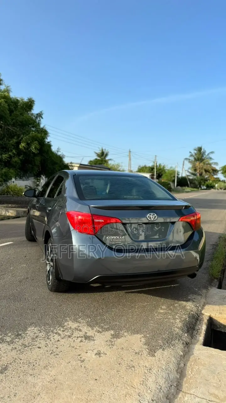 Toyota Corolla 2018 Gray