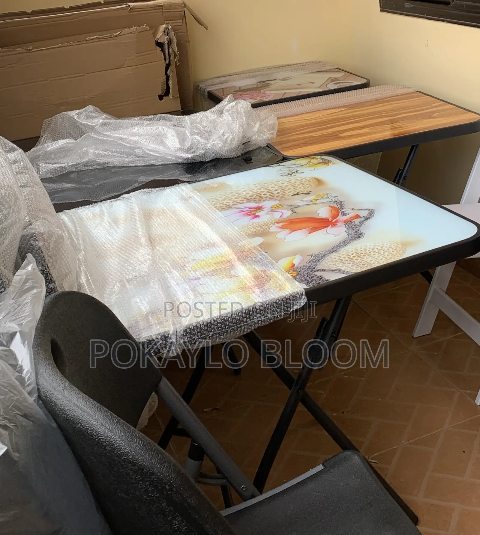 80by80 Foldable Table With a Tempered Glass Top With a Floral Design