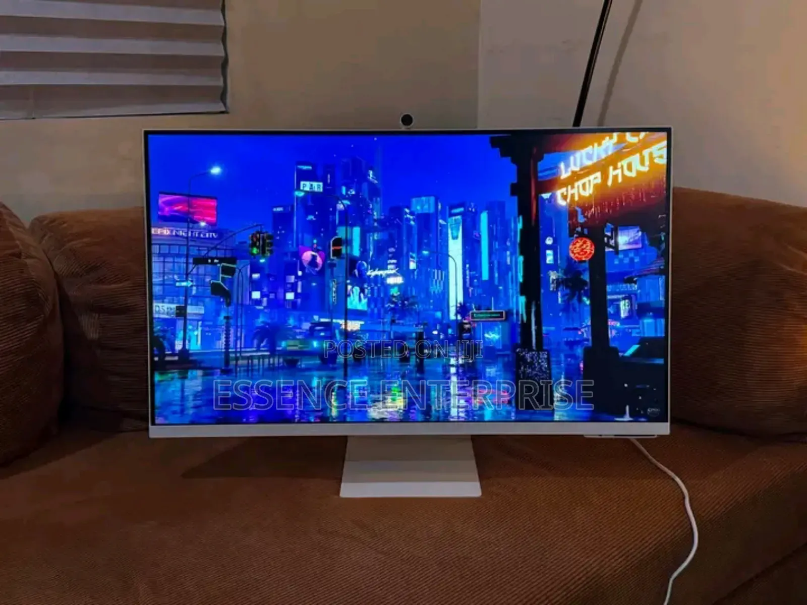 Samsung M8 Monitor