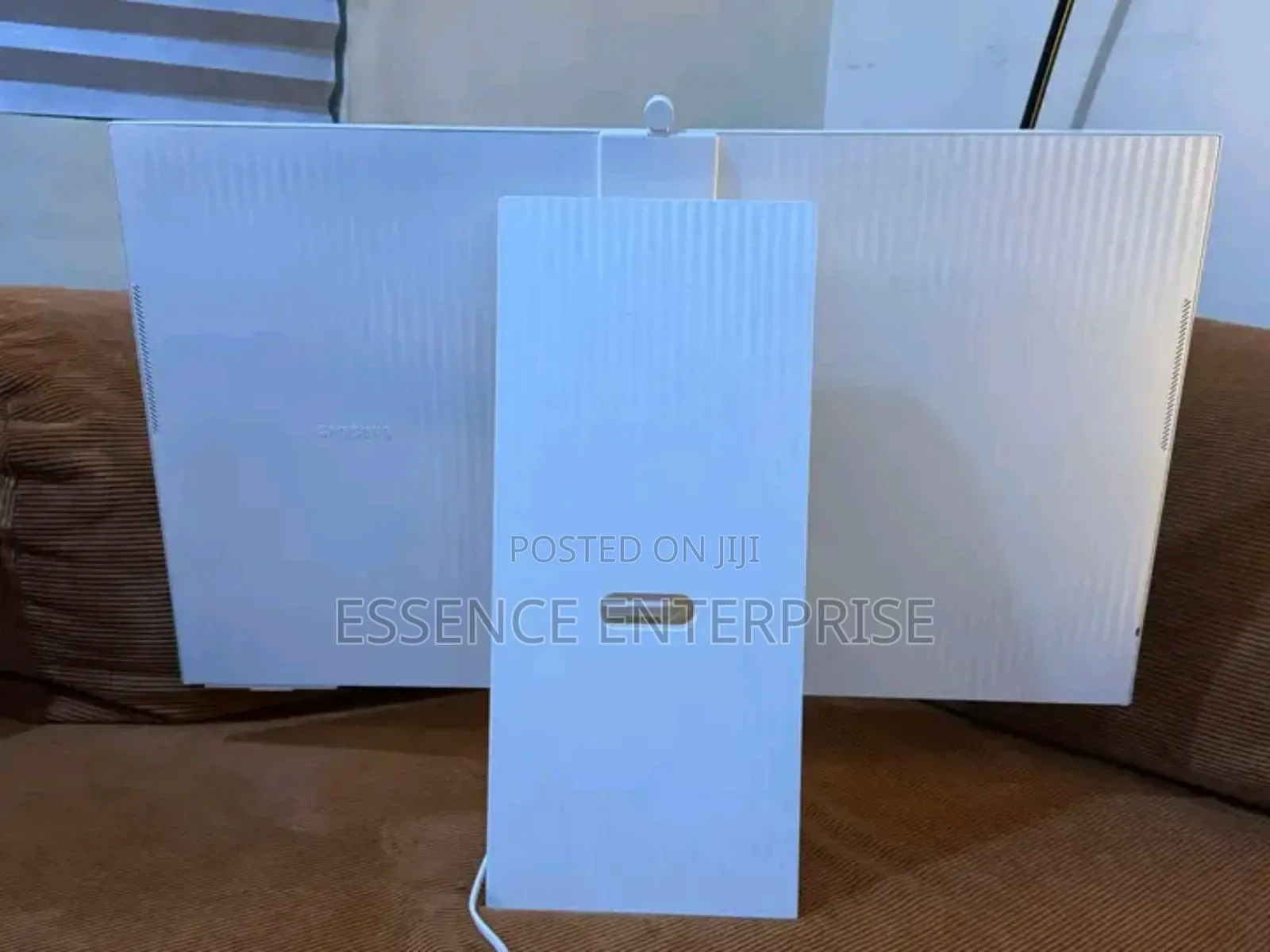 Samsung M8 Monitor