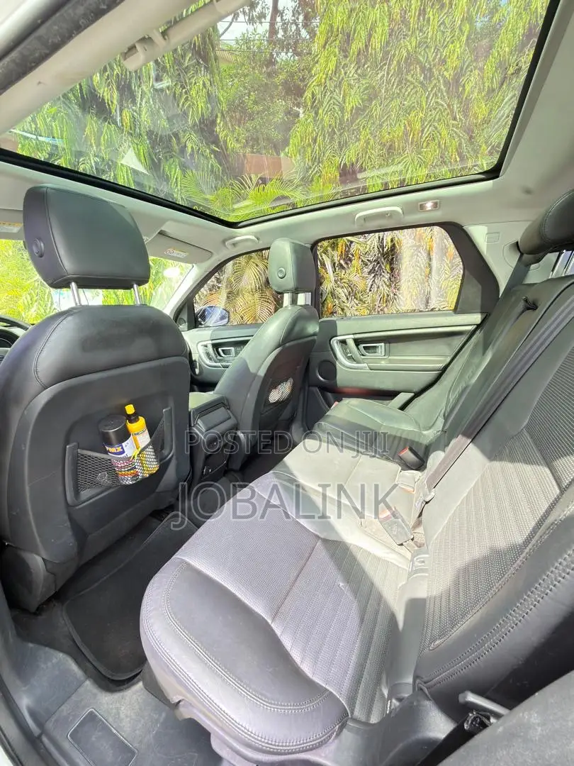 Land Rover Discovery Sport SE 2017 White