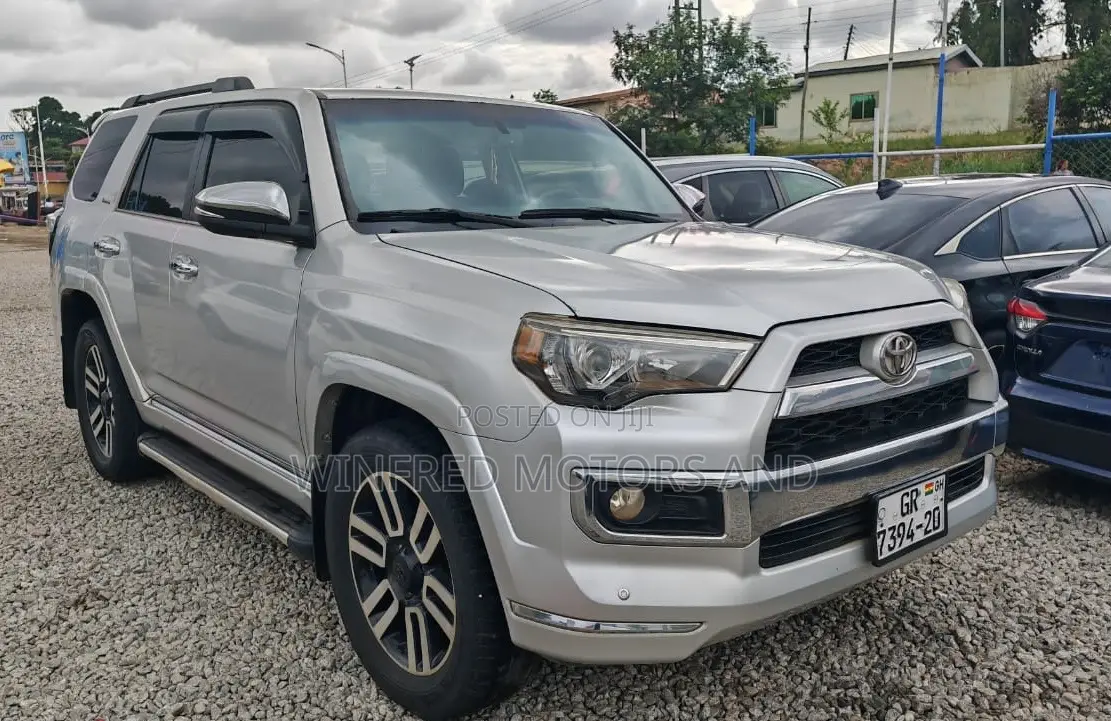 Toyota 4-Runner SR5 4dr 4x4 (4.0L 6cyl 5A) 2017 Silver