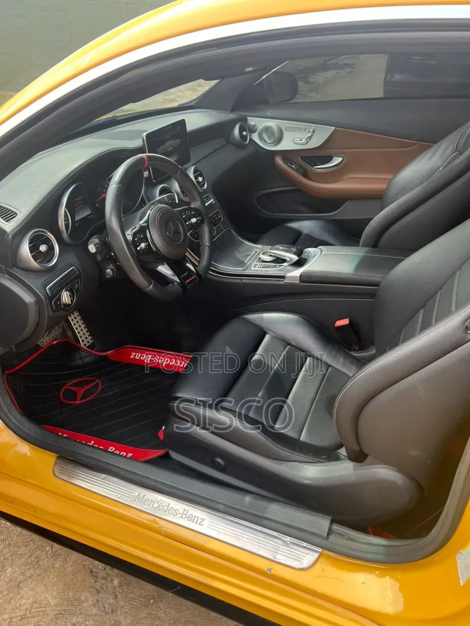 Mercedes-Benz C300 Base 4Matic Coupe AWD (2.0L 4cyl 7A) 2017 Yellow