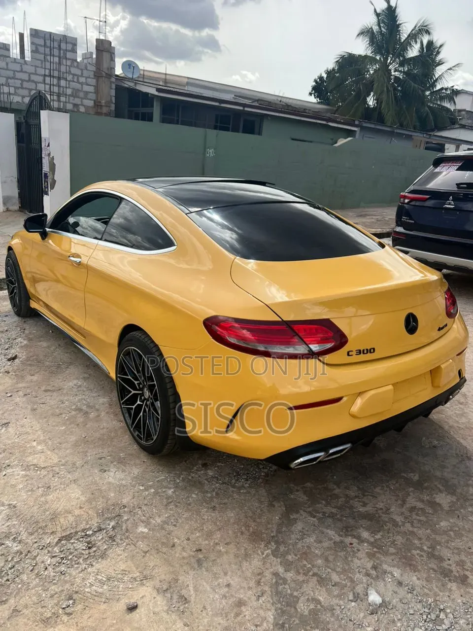 Mercedes-Benz C300 Base 4Matic Coupe AWD (2.0L 4cyl 7A) 2017 Yellow