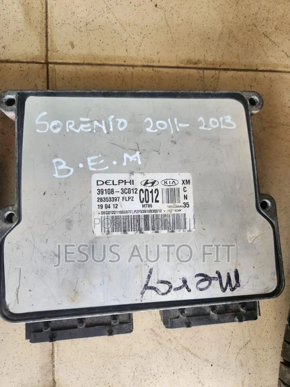 2011-2013 Kia Sorento Control Board. (39133-2g120 or 39103-2g120)