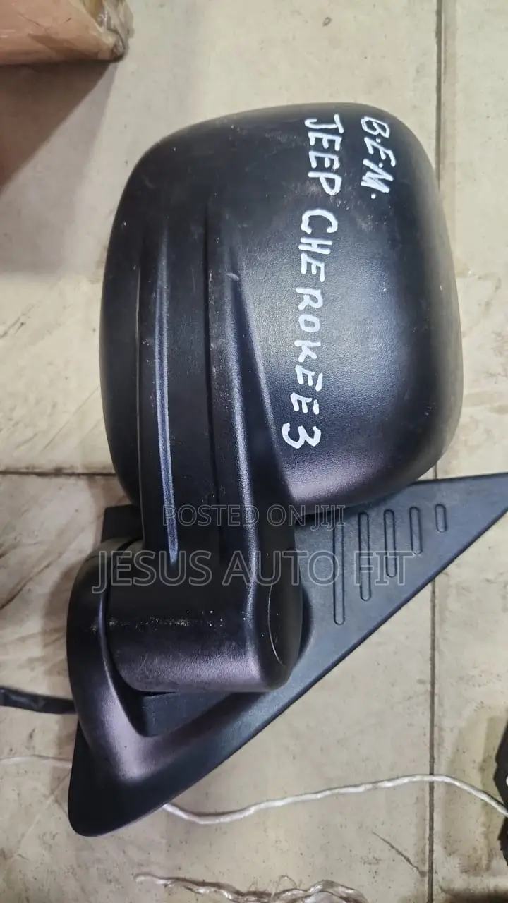 2002-2007 Jeep Liberty Driver Left Side Power Door Mirror