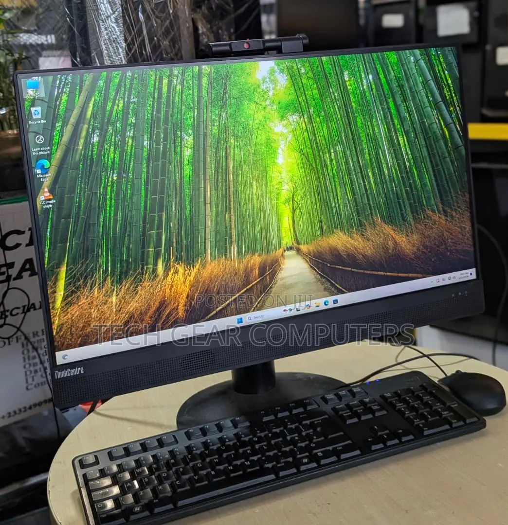 Lenovo ThinkCentre M810z AIO 8GB Intel Core i5 SSD 256GB