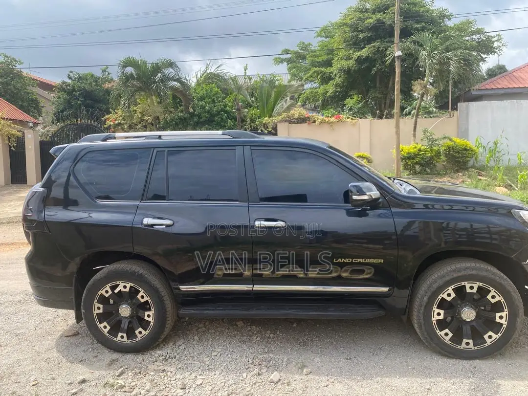 Toyota Land Cruiser Prado 2.7 i 2011 Black