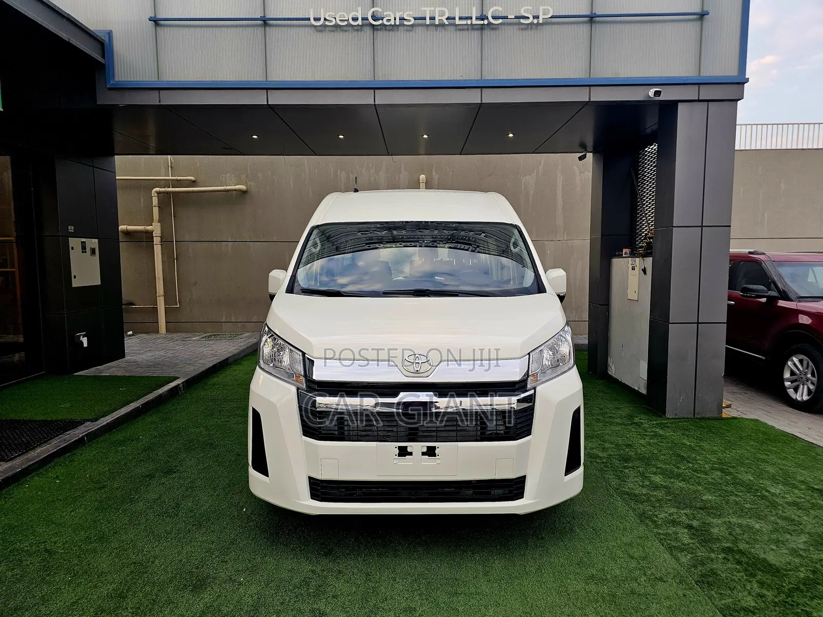 Toyota HiAce 2019 White