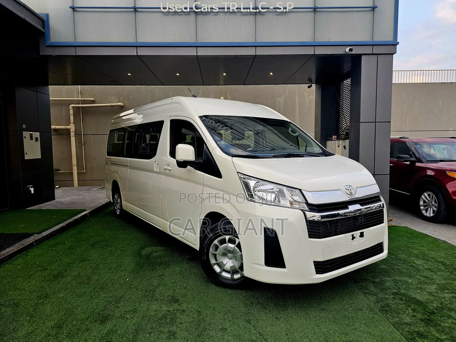 Toyota HiAce 2019 White