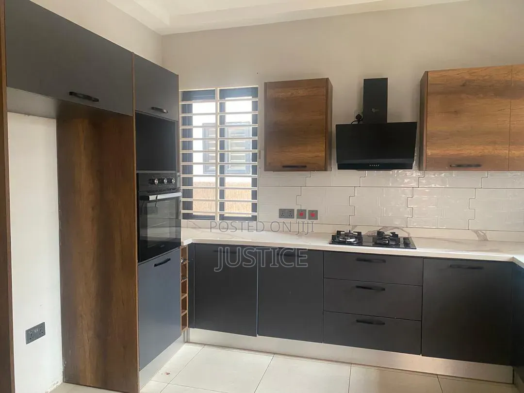 3bdrm Duplex in Ayi Mensah, Oyarifa Mall Area for rent