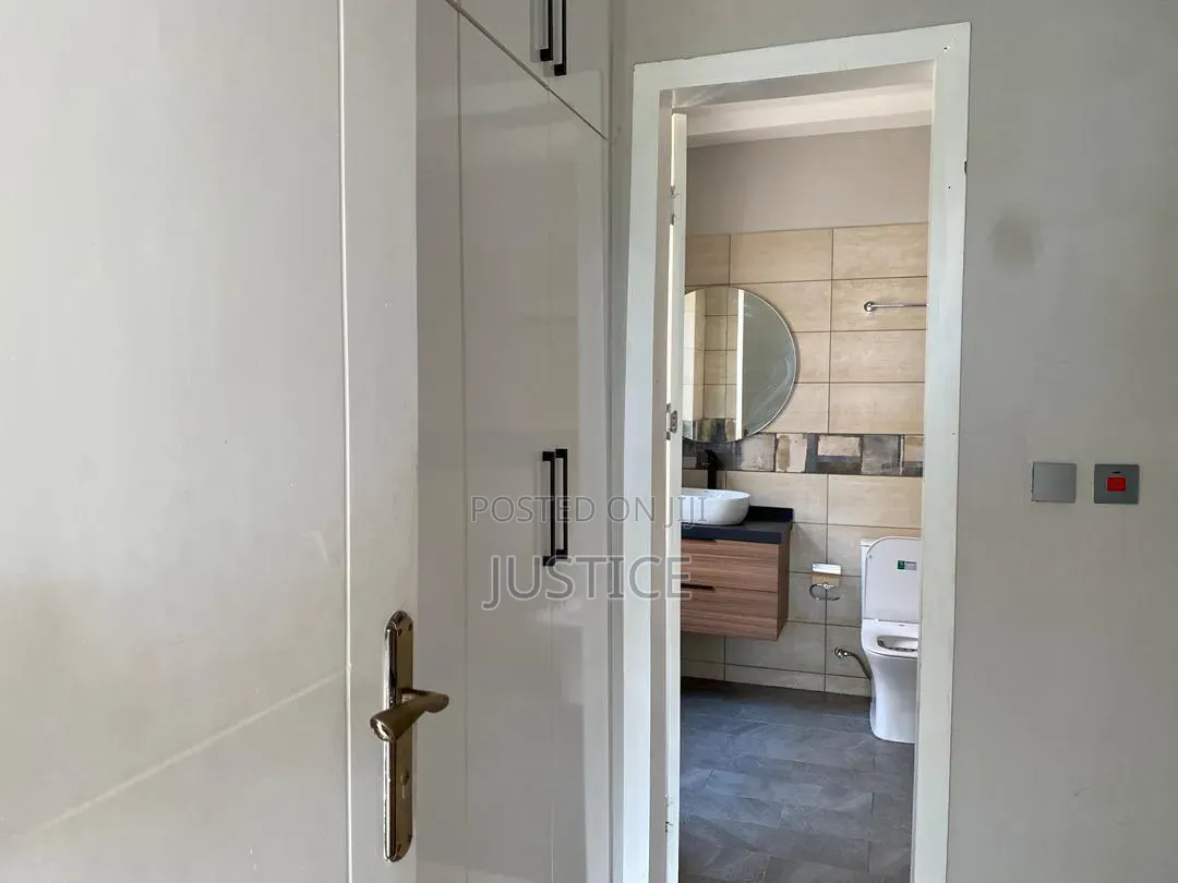 3bdrm Duplex in Ayi Mensah, Oyarifa Mall Area for rent