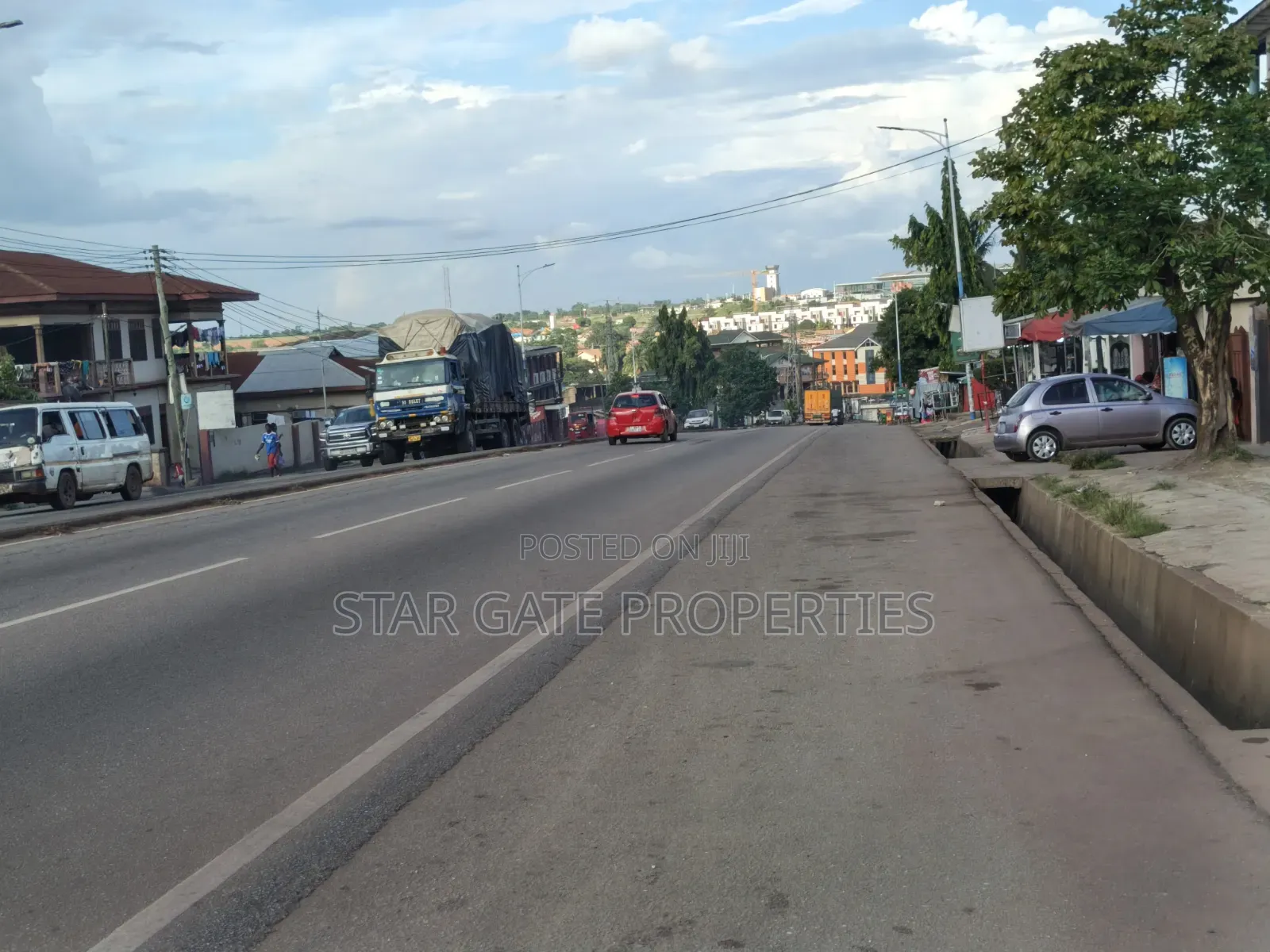 10bdrm House in Dechemso Kumasi for sale