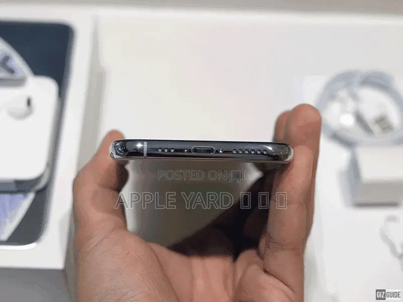 New Apple iPhone XS Max 64 GB White