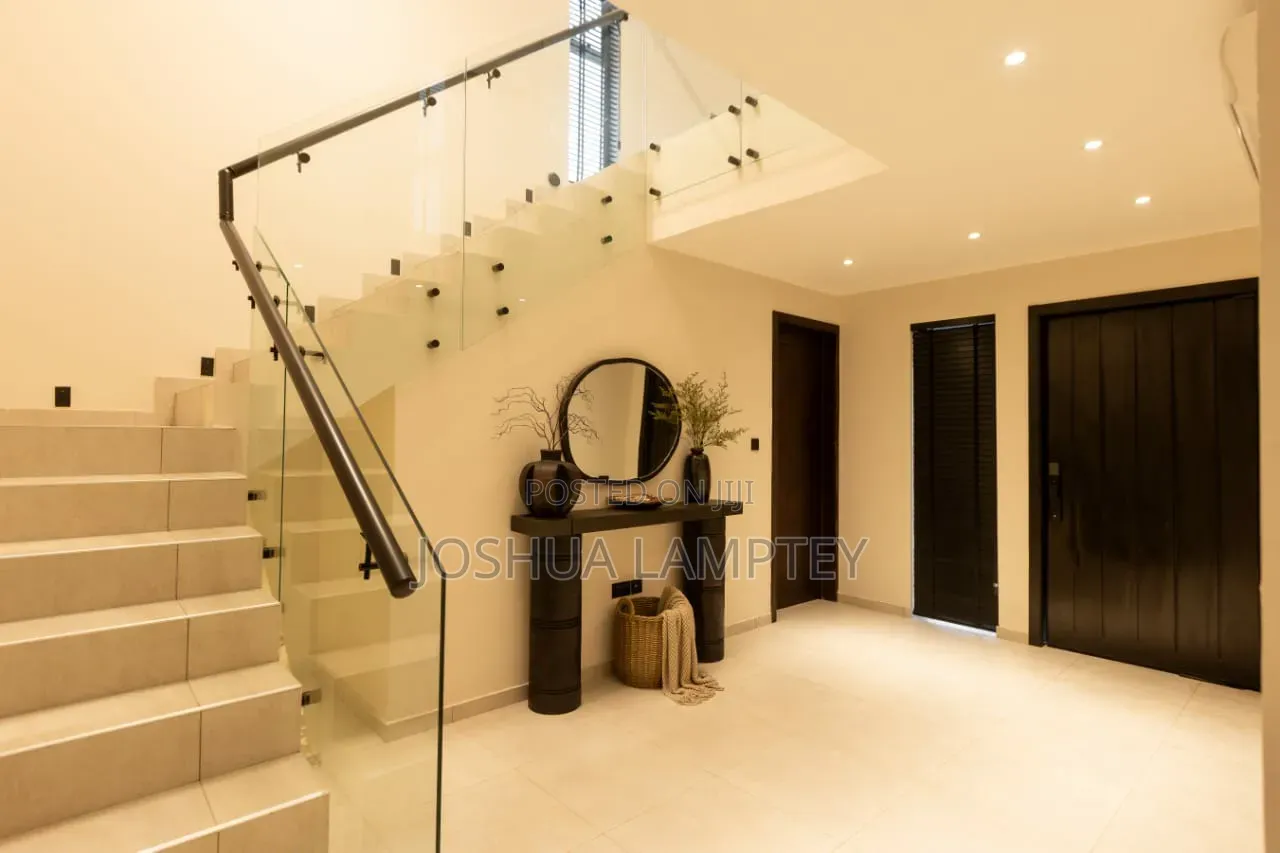 4bdrm House in Oyarifa Kucttam, Owusu Ansah for sale