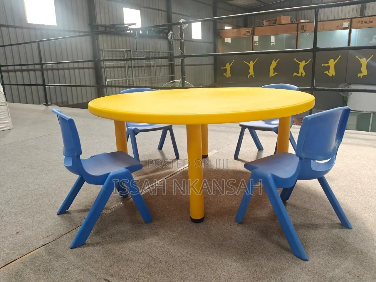 Round Plastic Table and 4 Chairs