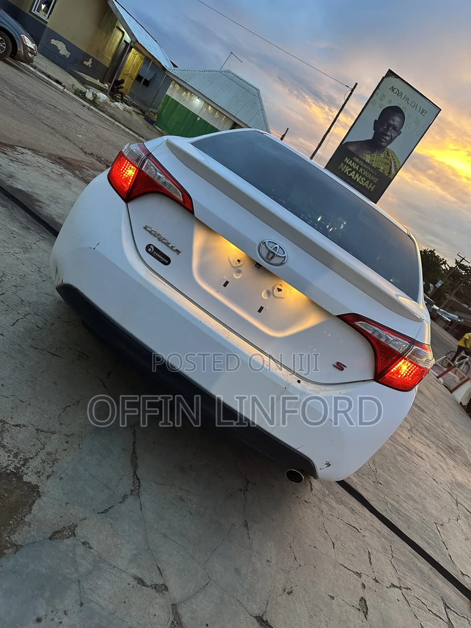 Toyota Corolla S 4dr Sedan (1.8L 4cyl CVT) 2016 White