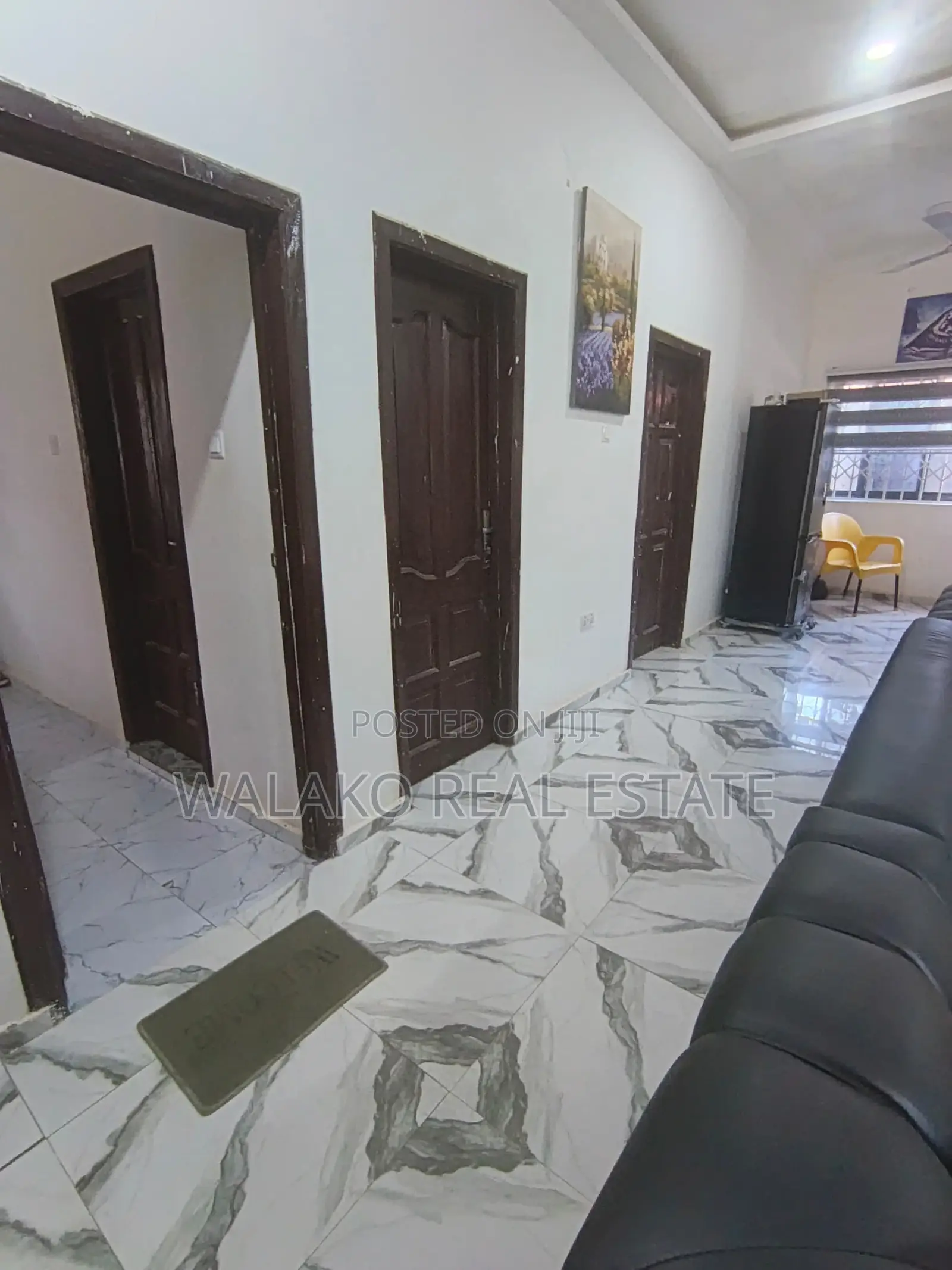 8bdrm Apartment in Ablekuma for sale