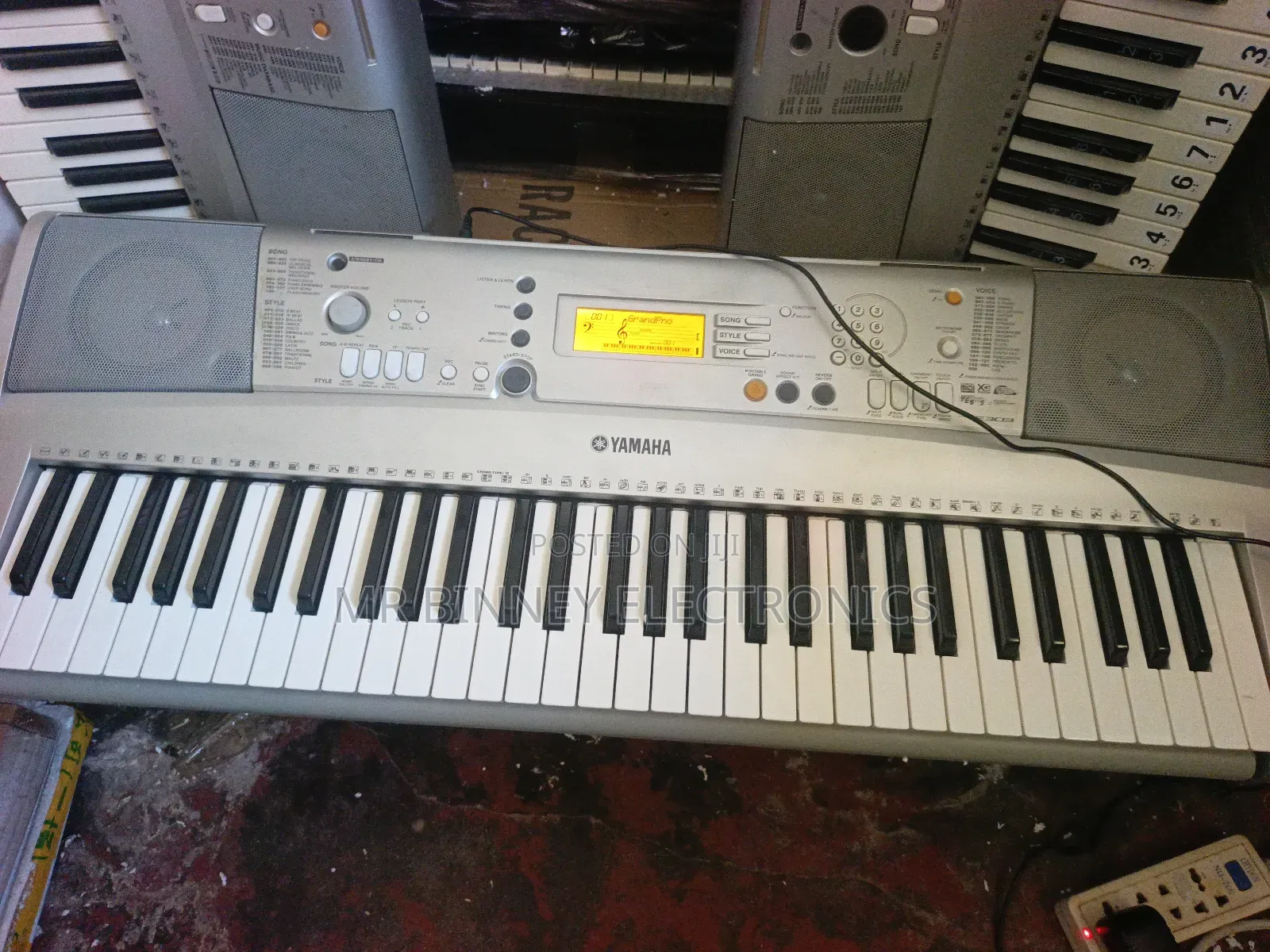Yamaha PSR E313