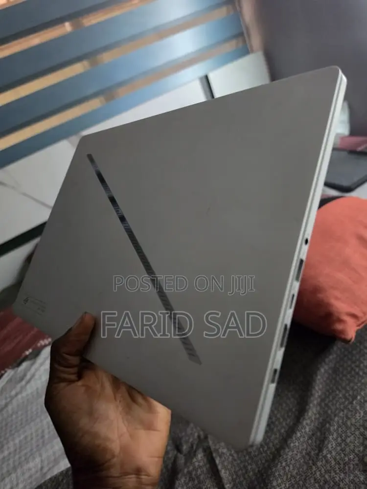 Laptop Asus ROG Zephyrus G14 16GB AMD Ryzen 9 SSD 1T