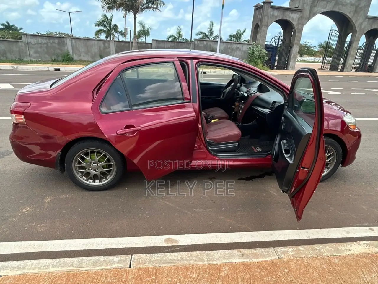 Toyota Yaris 2010 Burgundy